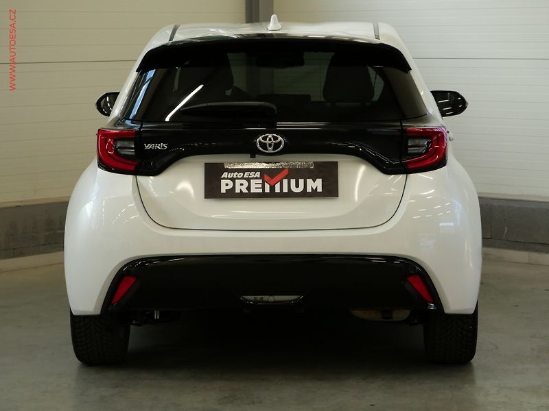 Toyota Yaris (2023) 1.5VVT-i, 2.maj,ČR, Navi, AC - fotka 5 z 21