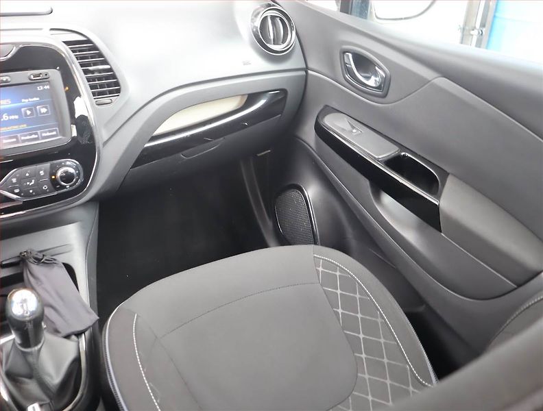 Renault Captur (2015) 0.9 TCe, Serv.kniha, Navi - fotka 8 z 15