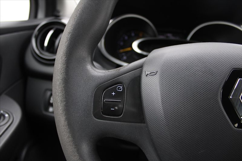 Renault Clio 1.5 dCi AUTOMAT NAVIGACE ČR - fotka 15 z 20