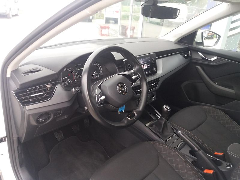 Škoda Scala 1.0TSi,70kW,LED,P.SENZOR,CEBIA - fotka 14 z 23