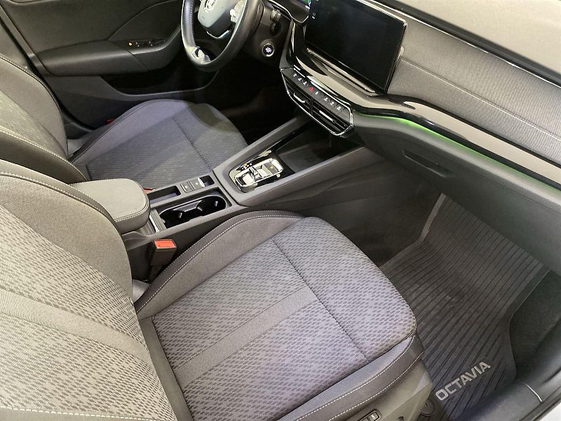 Škoda Octavia (2022) Combi 2.0 TDI 4x4 DSG Style + - fotka 8 z 34