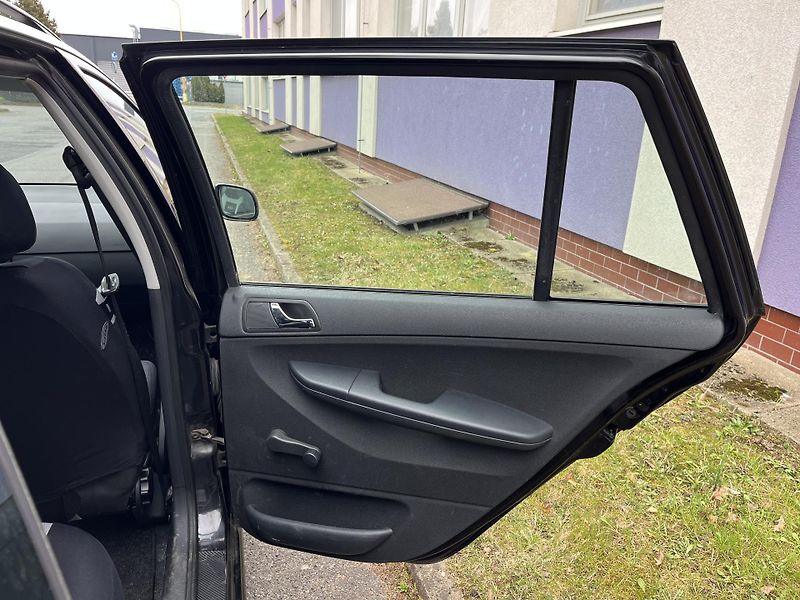 Škoda Fabia 1,4i 16V / AUTOMAT / combi  - fotka 20 z 34