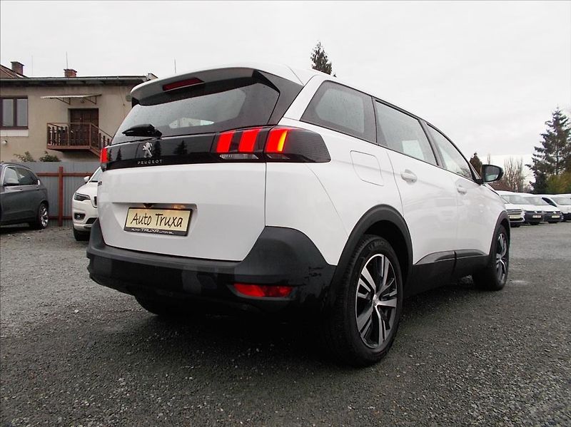 Peugeot 5008 ACTIVE 1.6 BlueHDi 120 7-míst - fotka 37 z 46