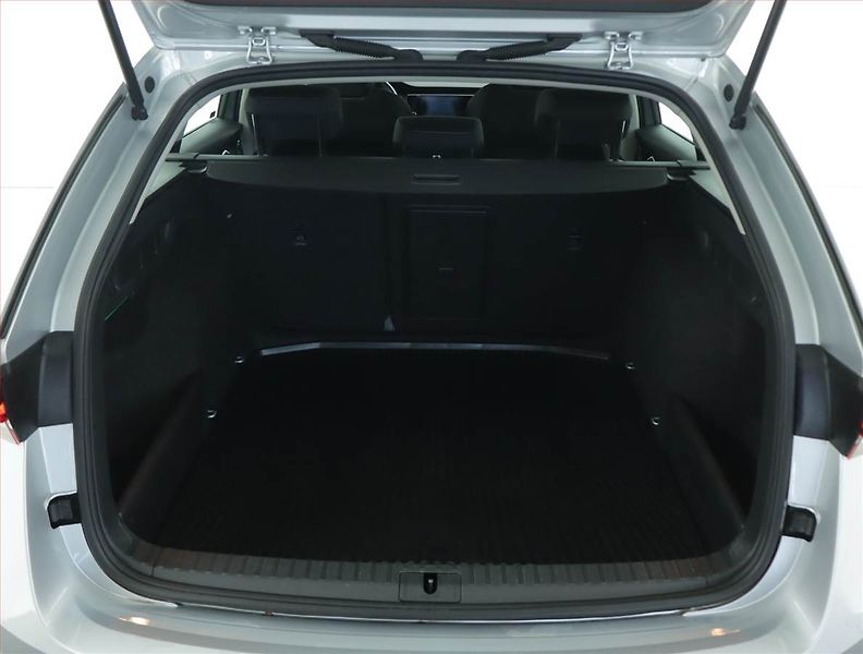 Škoda Octavia (2023) Ambition 2.0 TDI, ČR,1.maj - fotka 13 z 15
