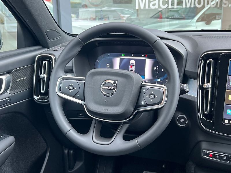 Volvo XC40 B3 PLUS BLACK EDITION ACC,360 - fotka 22 z 24