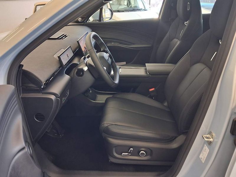 Omoda 7 (2026) 7 PHEV Luxury - fotka 8 z 28