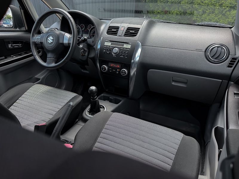 Suzuki SX4 1.6 4x4 PŮVOD ČR - fotka 11 z 23
