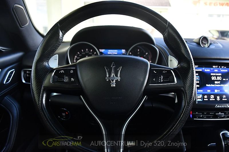 Maserati Levante 3.0D ČR Q4 H/K ACC VZDUCH - fotka 27 z 56