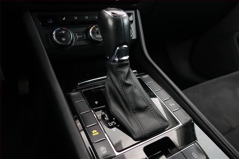 Škoda Superb (2016) Style 2.0 TDI, Automat, Kůže - fotka 13 z 19