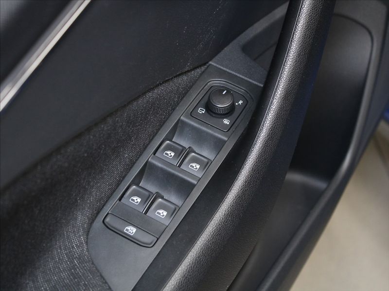 Škoda Kamiq 1,5 TSi 110kW Style 2xSady k. - fotka 17 z 22