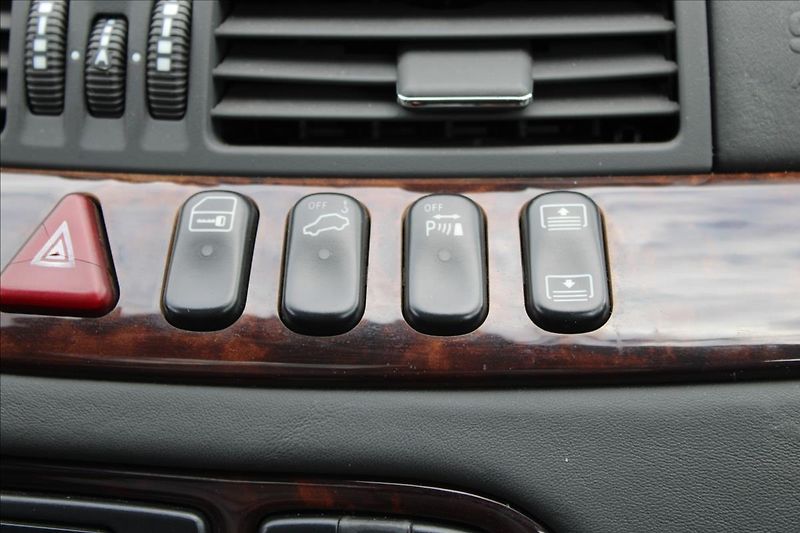 Mercedes-Benz Třídy S S 600 Long V12 / Lorinser - fotka 22 z 43
