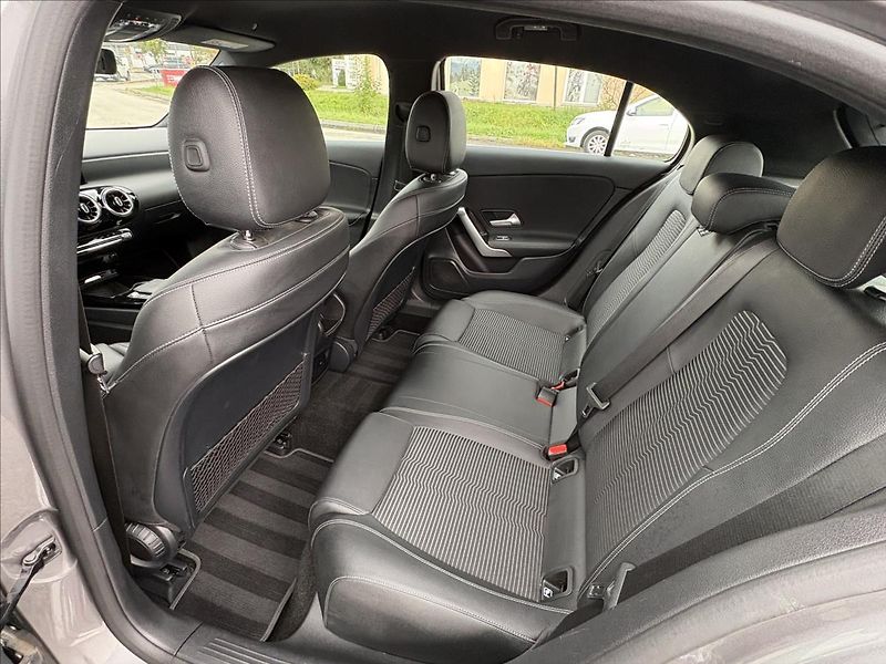 Mercedes-Benz Třídy A 1,3 250e Full Led,Navi,Výhřev - fotka 32 z 43
