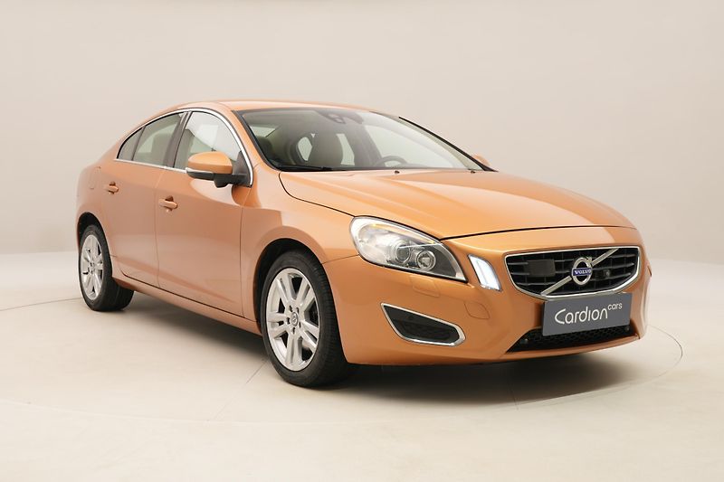 Volvo S60 D3 SUMMUM AUT  - fotka 14 z 46