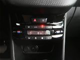 Peugeot 2008 (2016) Allure 1.2 PureTech, Automat - náhled 16