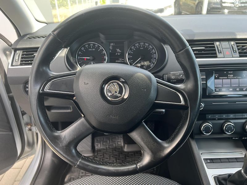 Škoda Octavia (2014) 1,6TDi CR 77kW AMBITION - fotka 20 z 33
