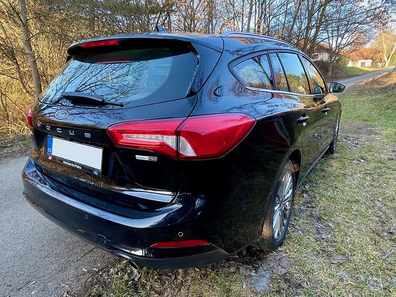 Ford Focus (2021) 1.0 EcoBoost mHEV Titanium - fotka 3 z 36