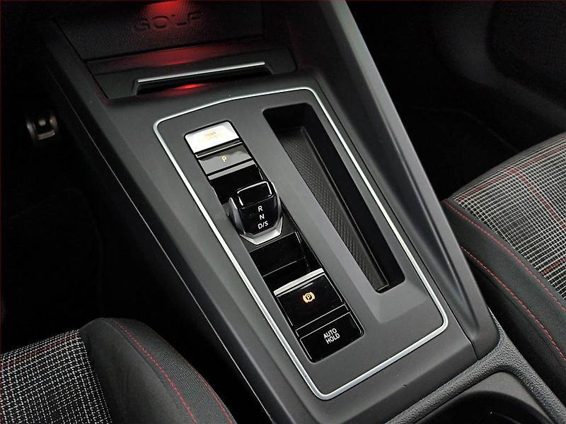 Volkswagen Golf (2021) 2.0 GTI - fotka 13 z 21