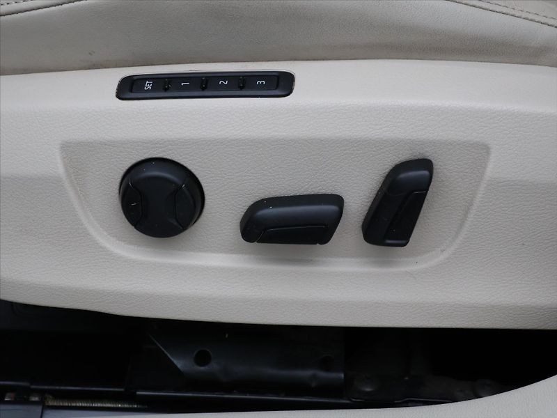 Škoda Superb 1,8 TSI 132kW DSG CZ L&K - fotka 18 z 42
