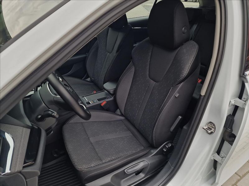 Škoda Octavia 2.0TDI Style, původ ČR,1.Maj. - fotka 38 z 50