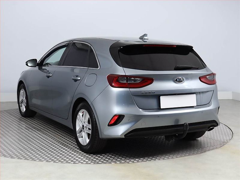 Kia Ceed (2019) Gold 1.4 T-GDI, Automat - fotka 4 z 18