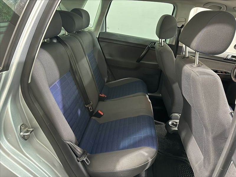 Volkswagen Polo 1,2   i TOUR ČIDLA ŠÍBR ALU ST - fotka 14 z 19