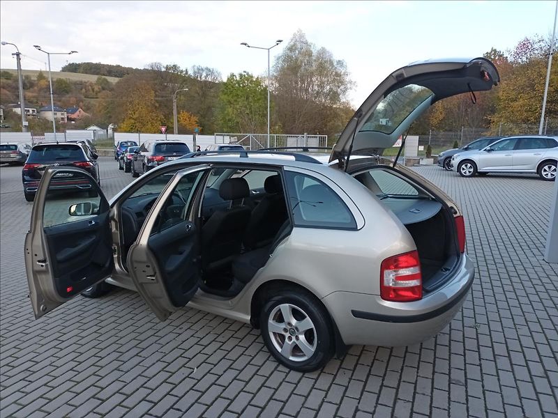 Škoda Fabia 1,4 16V,55KW,ČR,KLIMA,TEMPOMAT - fotka 10 z 35