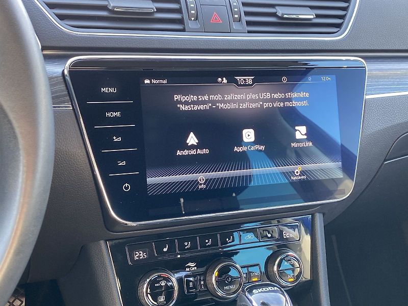 Škoda Superb (2023) Combi 1.4 TSI iV DSG Style - fotka 17 z 37