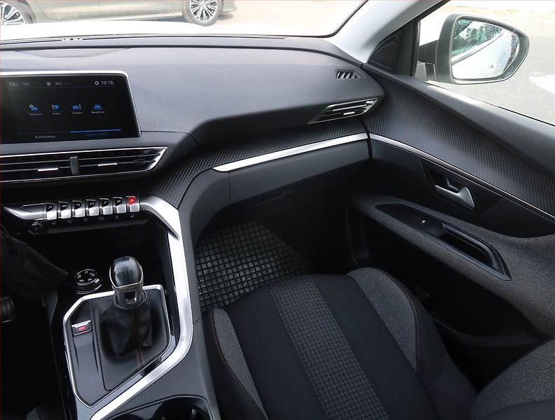 Peugeot 3008 (2020) 1.2 PureTech, Serv.kniha - fotka 8 z 22