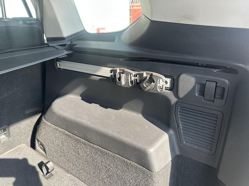 Volkswagen Touran (2015) 2.0 TDI se. knížka 7 míst - fotka 21 z 43
