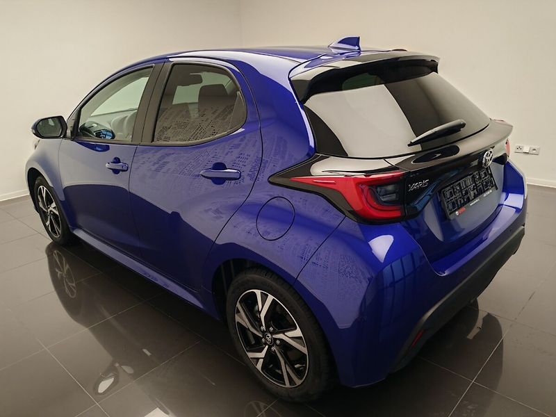 Toyota Yaris 1.5 Hybrid e-CVT Style - fotka 6 z 30