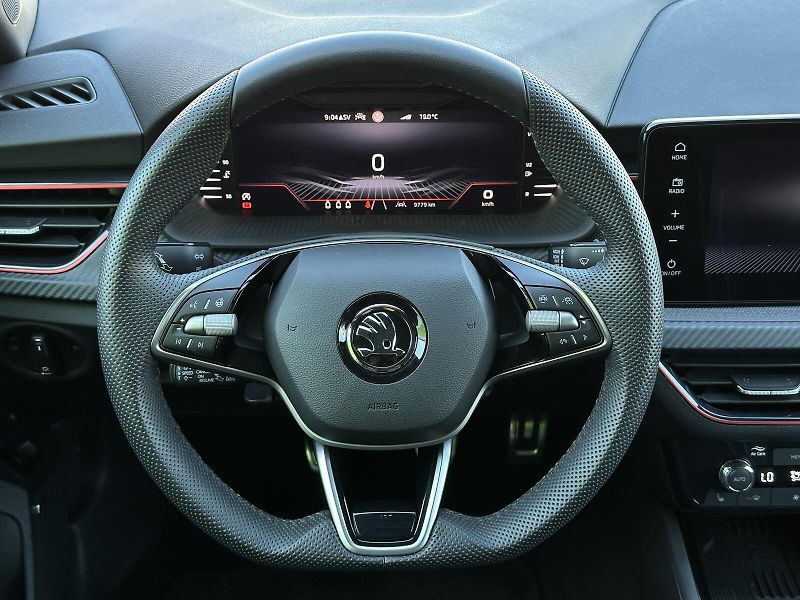 Škoda Scala 1.5TSi Monte Carlo 150PS NAVI - fotka 24 z 56