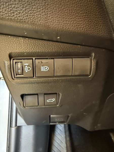 Toyota Corolla Cross 1.8l Hybrid 72 kW - fotka 16 z 22