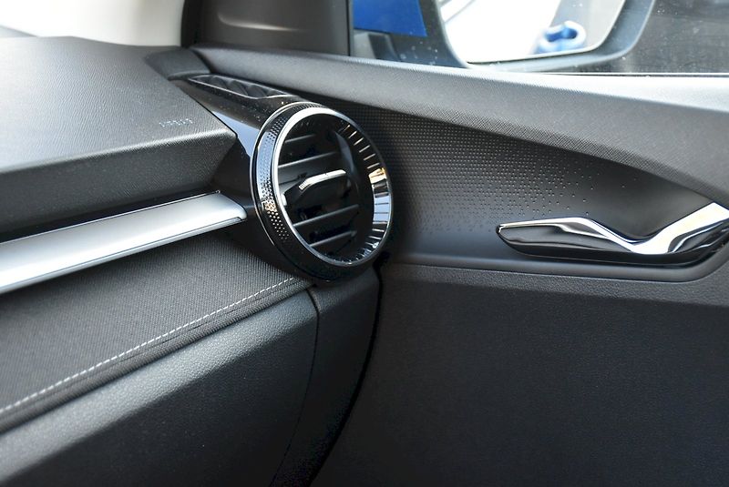 Škoda Fabia (2026) Top Selection 1,0 TSI 85 kW 6° - fotka 13 z 40
