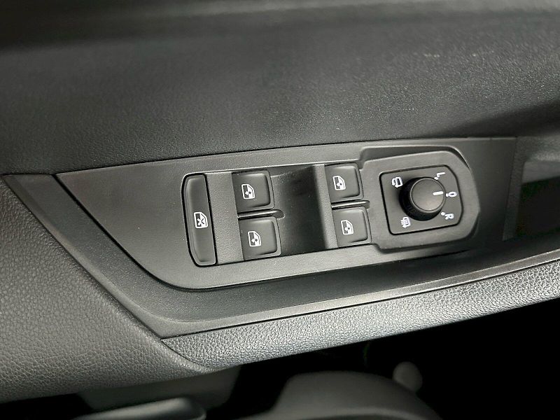 Škoda Karoq (2025) DSG 1.5TSI 110kW SportLine - fotka 30 z 36