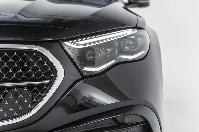 Mercedes-Benz Třídy E 220d 4M*AMG*záruka - fotka 18 z 34