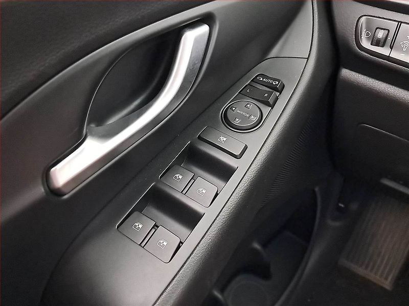 Hyundai i30 (2023) Smart 1.5 T-GDI MHEV, ČR,1.maj - fotka 20 z 20