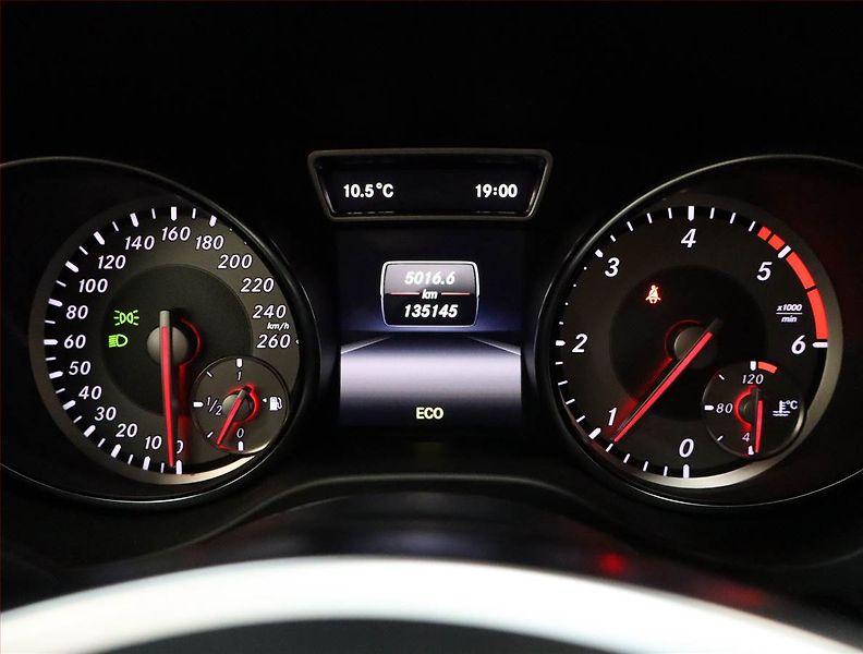 Mercedes-Benz CLA (2014) AMG Paket 200 CDI, Serv.kniha - fotka 11 z 20