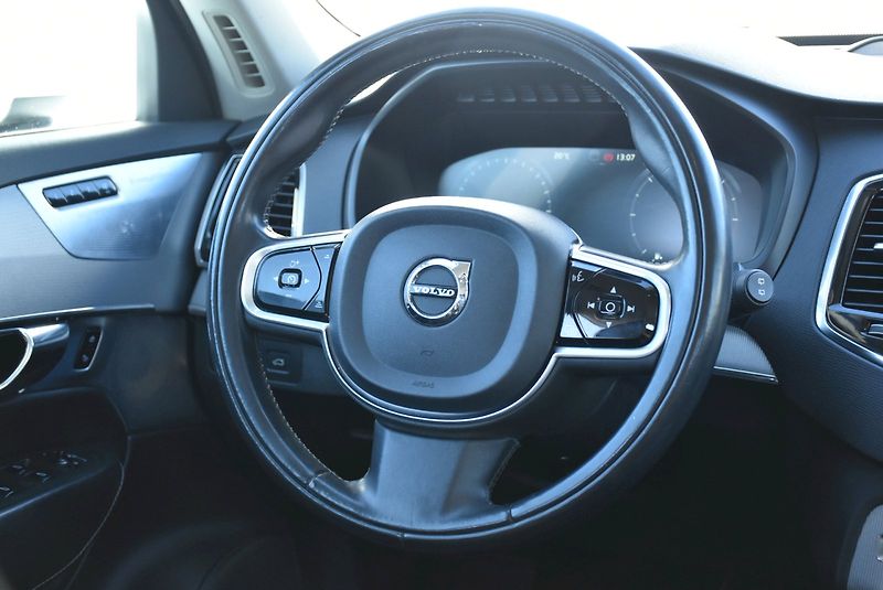 Volvo XC90 (2016) D5 - fotka 17 z 32