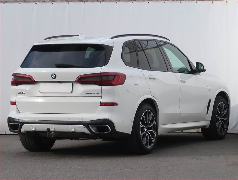 BMW X5 (2019) xDrive30d - fotka 5 z 24