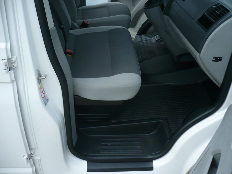 Volkswagen Transporter 2.0TDI Klima 6Míst - fotka 20 z 32