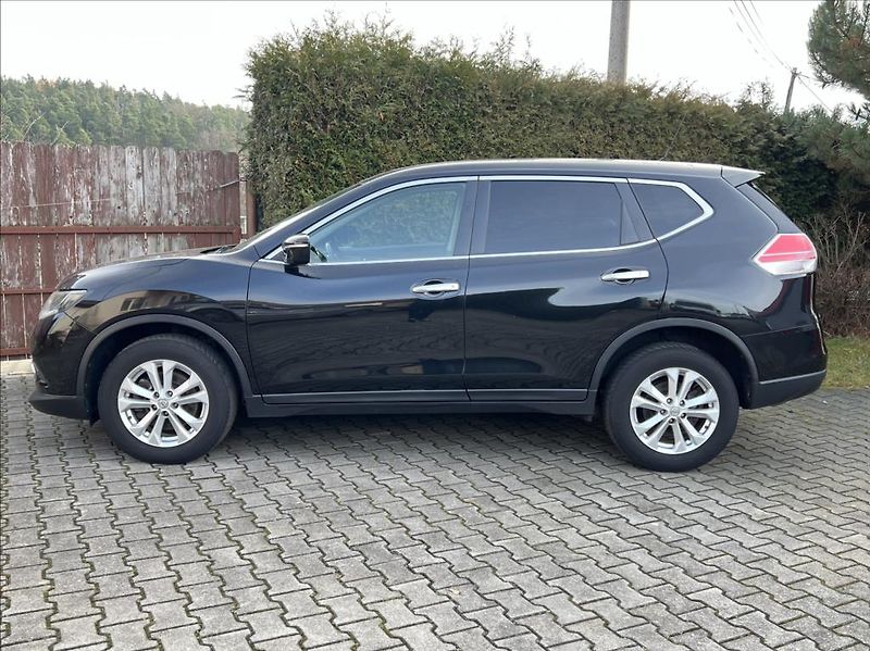Nissan X-Trail 1,6 dCi  7-míst automat - fotka 2 z 38