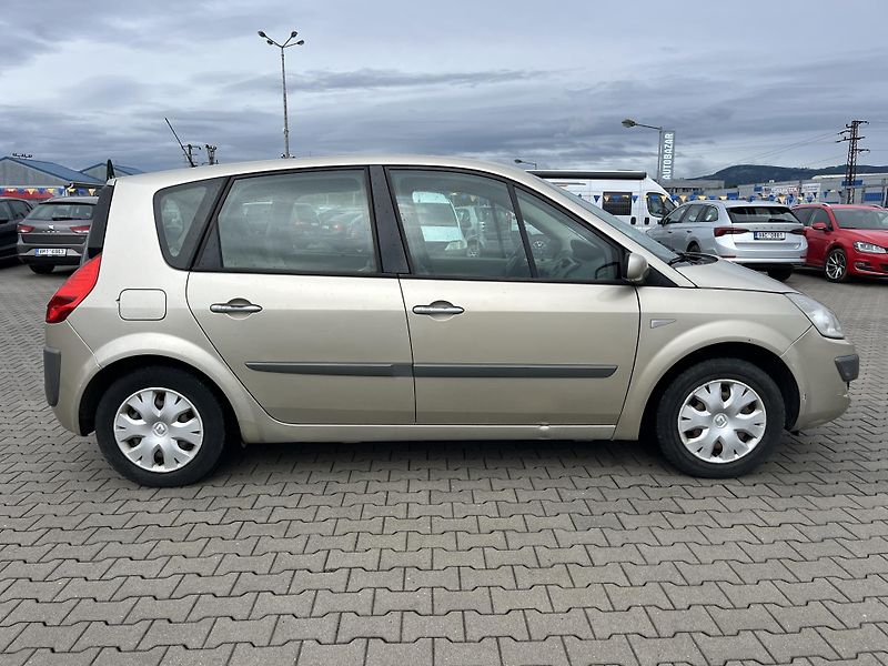 Renault Scénic (2007) 1.5 DCi - fotka 4 z 9