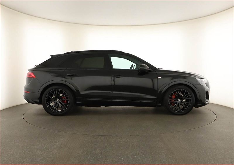 Audi Q8 (2025) 50 TDI, S-LINE, VZDUCH - fotka 6 z 20