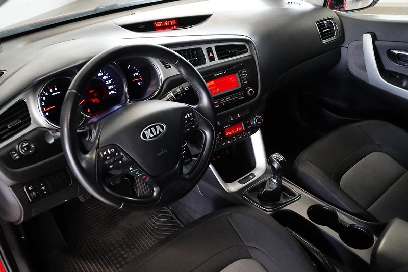 Kia Ceed - fotka 5 z 6
