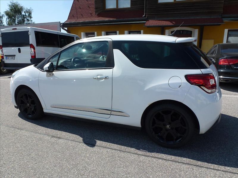 Citroën DS3 1,6 16V VTi THP SportChic - fotka 14 z 49