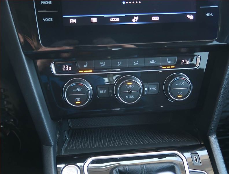 Volkswagen Arteon (2019) Elegance 2.0 TSI - fotka 17 z 24