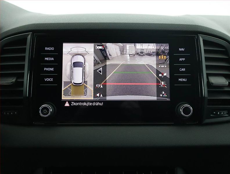Škoda Karoq (2024) Sportline 1.5 TSI - fotka 15 z 17