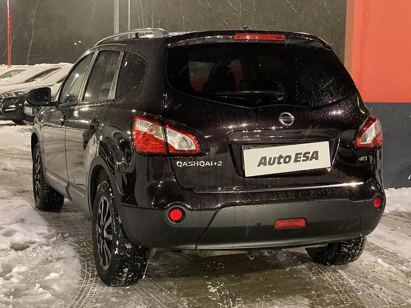 Nissan Qashqai (2012) 1.6 dCi +2 4x4, I-Way, panor - fotka 6 z 17