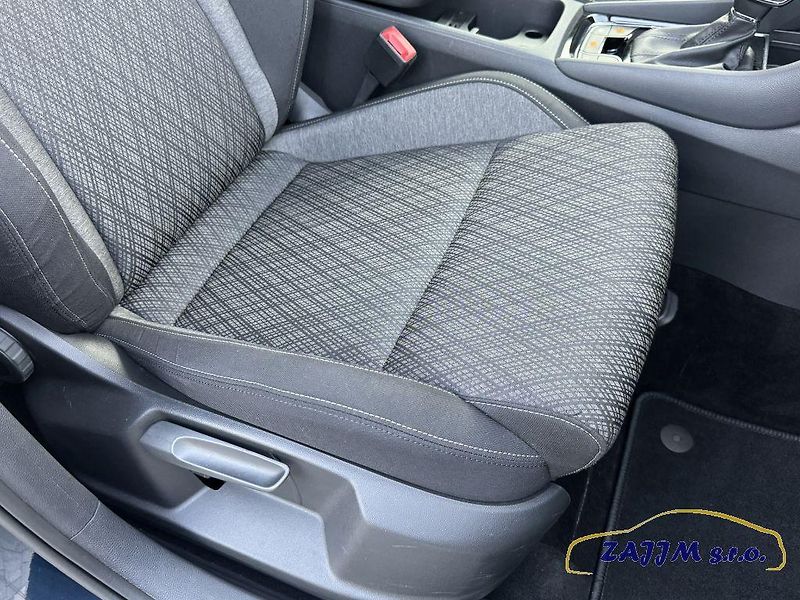 Škoda Karoq Exclusive 2.0TDI 110kw 4x4 DSG - fotka 43 z 52