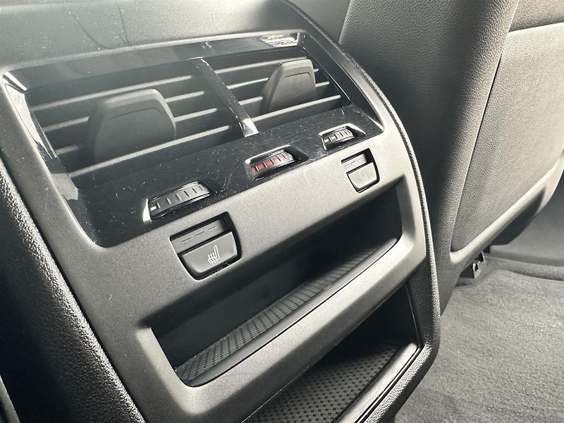 BMW X6 xDrive40d - fotka 14 z 22